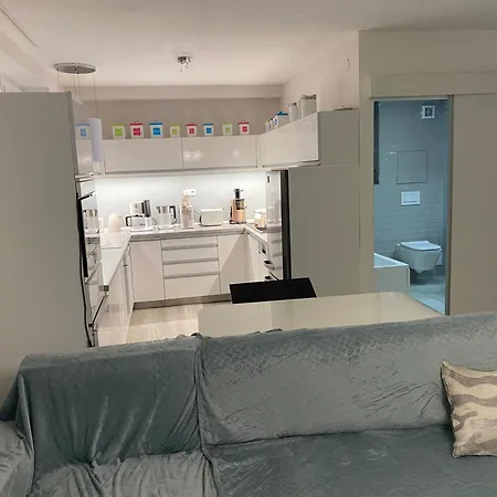 Modern Oasis Apartment Nova Lesna